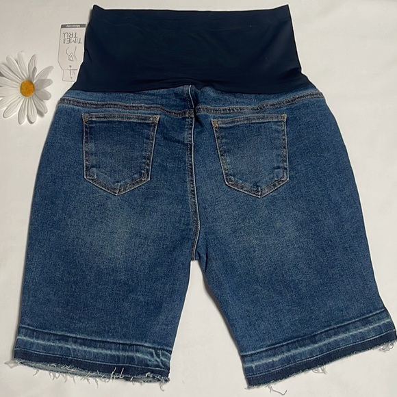NWT Maternity Denim Shorts, Women’s Size Medium - Picture 2 of 5